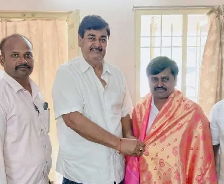 విద్యార్థుల సంక్షేమంపై దృష్టి సారించాలి: ధర్మాన - Udayam