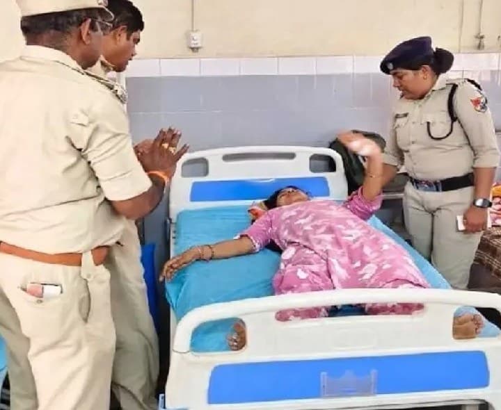 ప్రసాదంలో మత్తు మందు ఇచ్చి బంగారం చోరీ