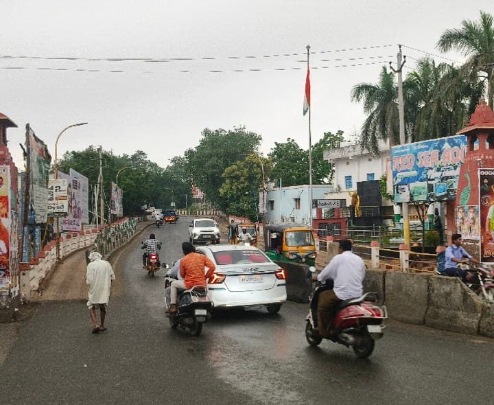తెనాలిలో మారిన వాతావరణం - Udayam