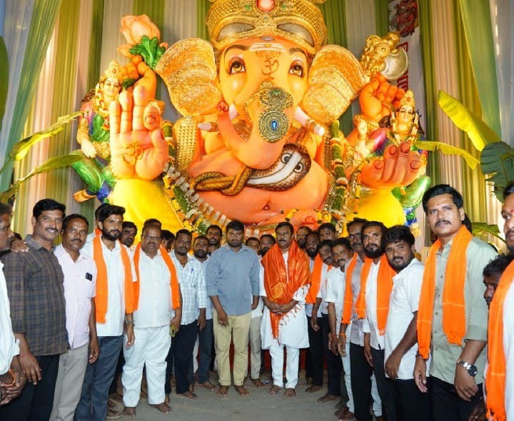 గణేష్ మండపాలను సందర్శించిన ఎమ్మెల్యే ఏలేటి - Udayam