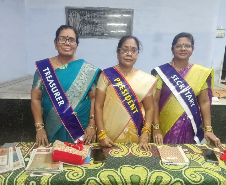 గుత్తి ఆర్యవైశ్య మహిళా మండలి సంఘం నూతన కార్యవర్గం ఎన్నిక - Udayam