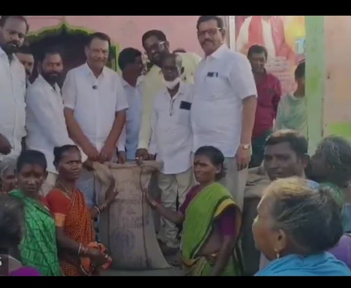 మత్స్యకార కుటుంబాలను ఆదుకుంటాం: ఎమ్మెల్యే - Udayam