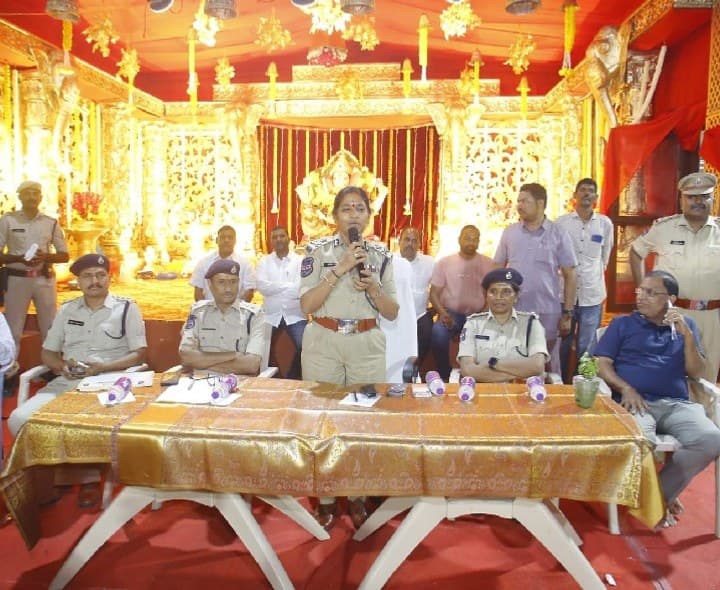 'సురక్షిత సమాజానికి ప్రతి ఒక్కరు కృషి చేయాలి' - Udayam