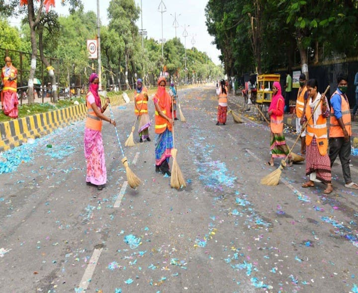 ధరలు పెరిగాయి.. మా జీతాలు: GHMC కార్మికులు - Udayam