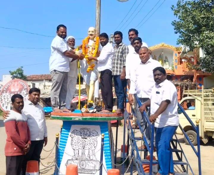 ధర్పల్లి మండల కేంద్రంలో బిఆర్ఎస్ పార్టీ ఆధ్వర్యంలో గాంధీ జయంతి - Udayam