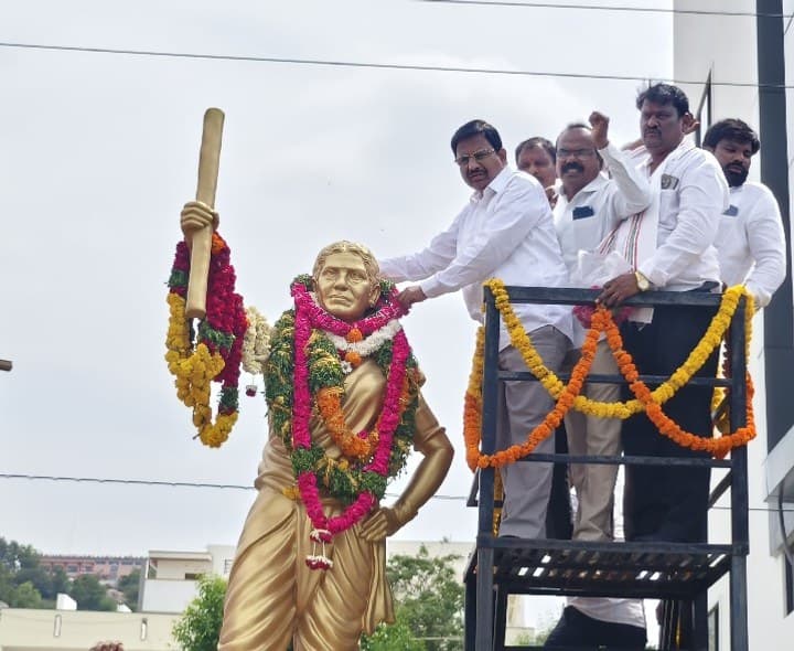 ఐలమ్మ పోరాట స్ఫూర్తి నేటి తరానికి ఆదర్శం - Udayam