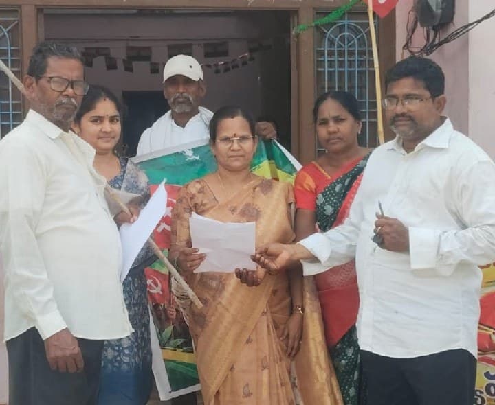 ఆర్నాబ్ తుఫాన్ బాధ్యత రైతులు ఆదుకోవాలి - Udayam