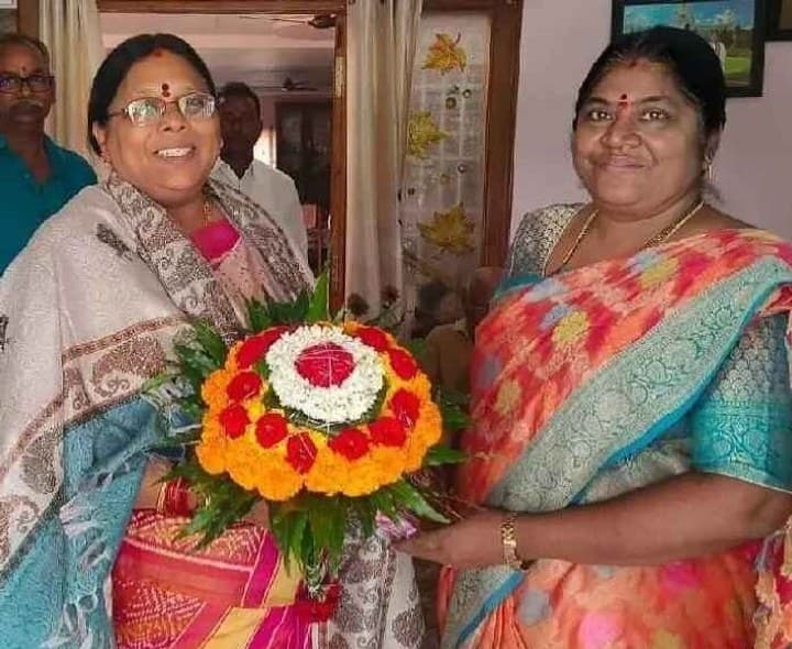 ఎమ్మెల్యే ను కలిసిన ICDS, CDPO - Udayam
