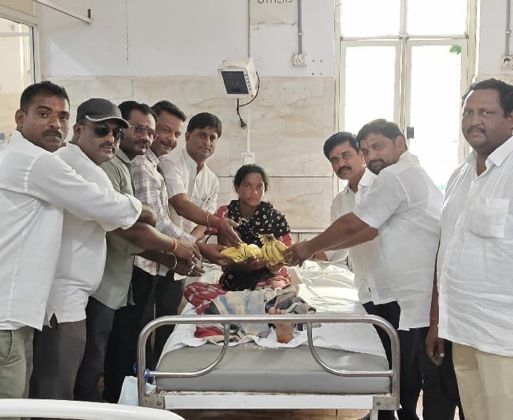 శ్రీ సంకల్ప వెల్ఫేర్ సొసైటీ ఆధ్వర్యంలో జన్మదిన వేడుకలు - Udayam