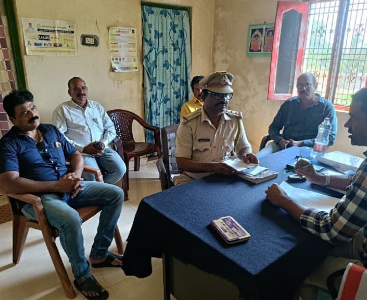 లైసెన్స్ రెన్యువల్ పై ఎక్సైజ్ అవగాహన - Udayam