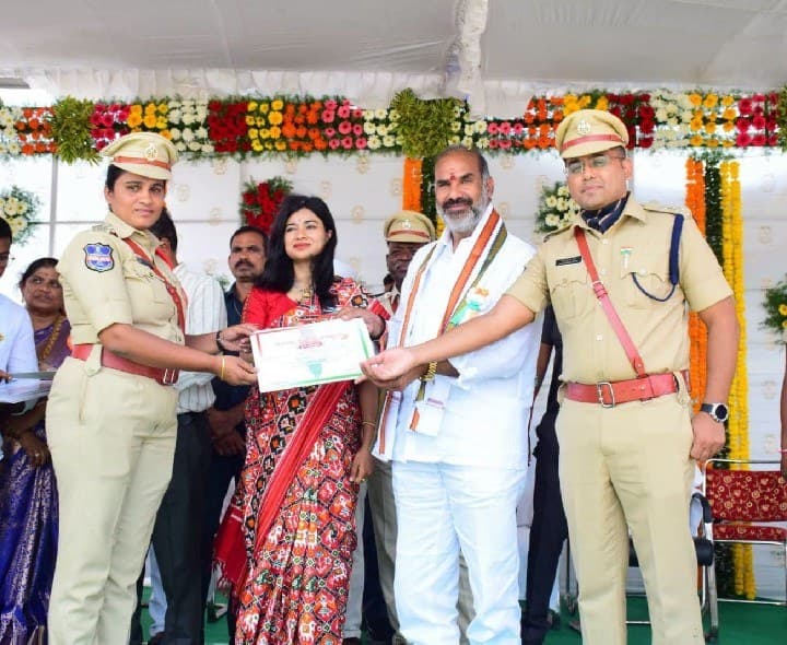 ఉత్తమ పురస్కరానికి ఎంపికైన ఎస్సై