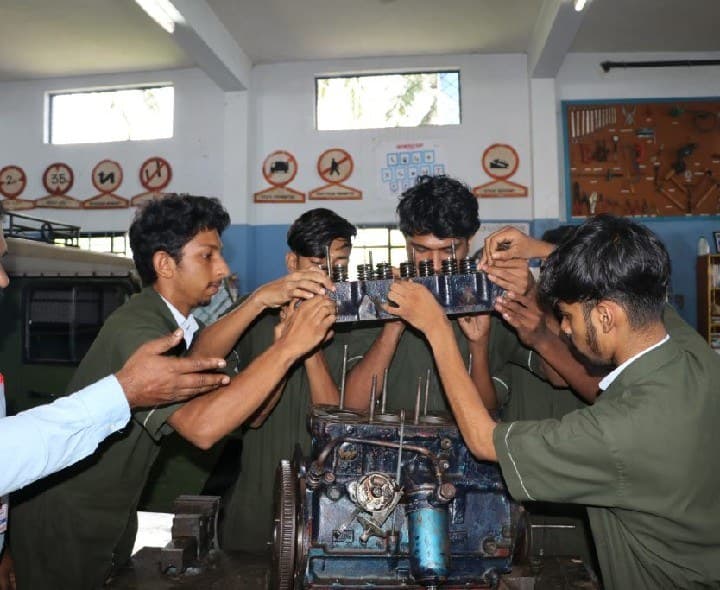 ఐటిఐ అభ్యర్థులకు ఉచిత శిక్షణ కోర్సులు - Udayam