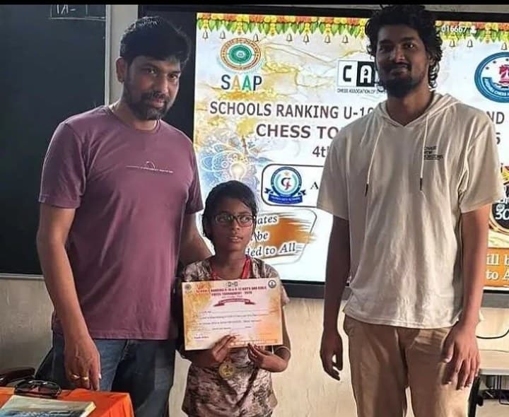రాష్ట్ర స్థాయి చెస్ పోటీలకు సారవకోట విద్యార్థి 