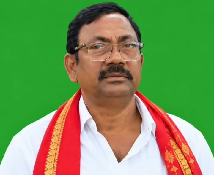 వైశ్య సంఘం అధ్యక్షుడిగా కోరాడ సతీష్ - Udayam