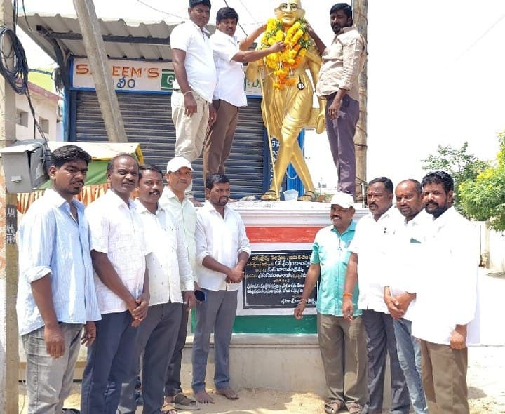 కాంగ్రెస్ పార్టీ ఆధ్వర్యంలో గాంధీ జయంతి వేడుకలు - Udayam