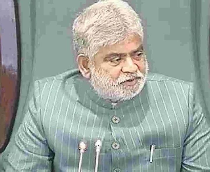 స్పీకర్ గడ్డం ప్రసాద్ కుమార్ కోటుకు ఫుల్ క్రేజ్