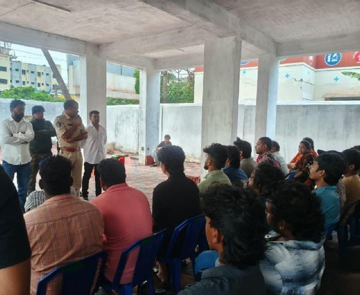 చవితి వేడుకలను ప్రశాంత వాతావరణంలో జరుపుకోవాలి - Udayam
