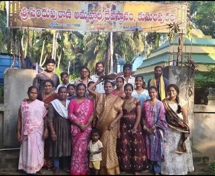 రూ.11వేలు పలికిన లడ్డూ - Udayam