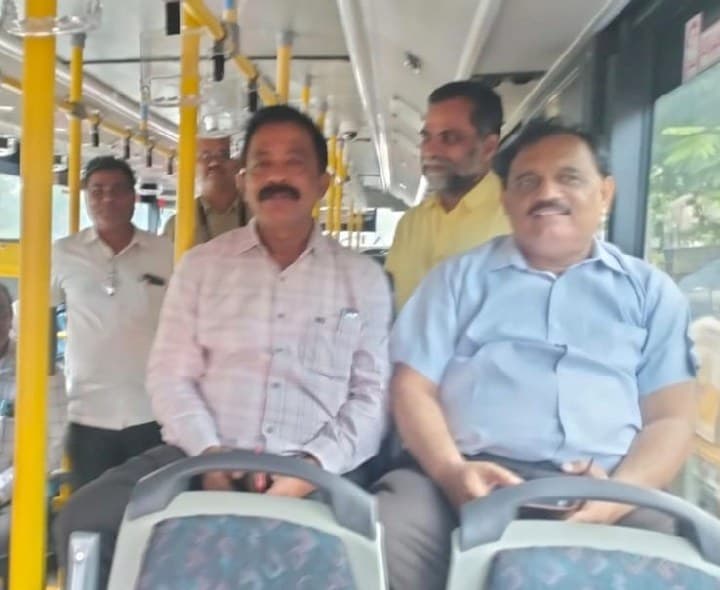 APSRTC భోగాపురం ఎయిర్ పోర్ట్ బస్సు లలో తనిఖీ - Udayam