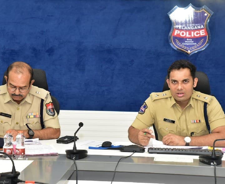 పెండింగ్ కేసుల పరిష్కారానికి పక్కా ప్రణాళిక: సీపీ  - Udayam