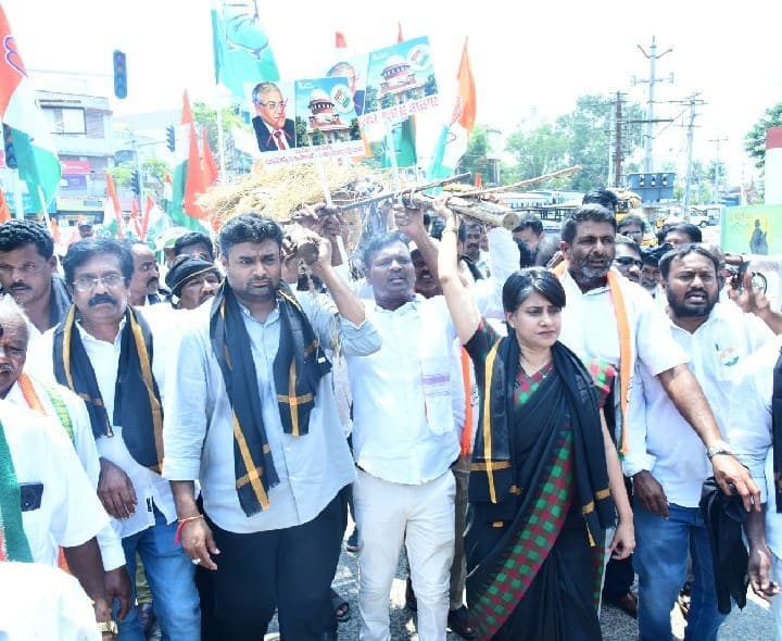 జ్ఞానేష్ కుమార్ రాజీనామా చేయాలి కాంగ్రెస్ నిరసన - Udayam