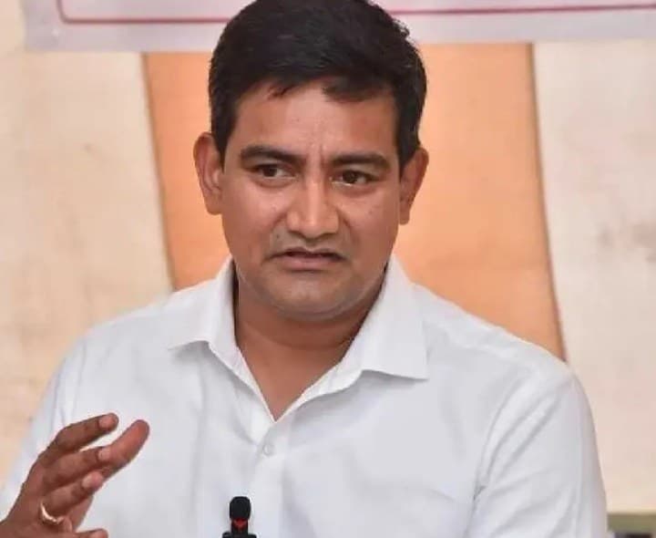 తుఫాను తీరం దాటే వరకు అలసత్వం వద్దు - Udayam