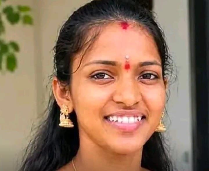 అదనపు కట్నం వేధింపులు.. వివాహిత ఆత్మహత్య