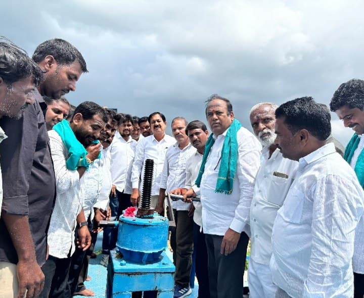 రామడుగు ప్రాజెక్టు నుంచి నీటి విడుదల - Udayam