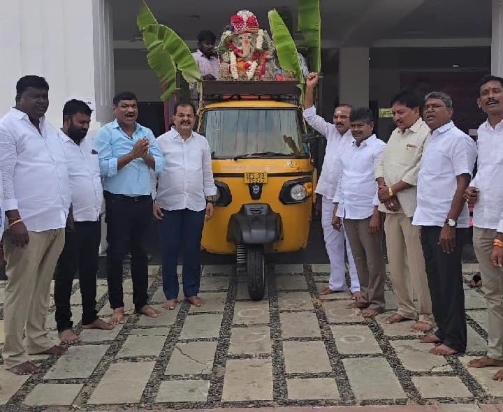 సిరిసిల్ల తెలంగాణ భవన్‌లో ఘనంగా వినాయక నిమజ్జనం - Udayam