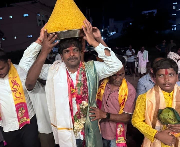 సాయి నగర్ కాలనీలో రూ.1.56 లక్షలకు లడ్డు వేలం - Udayam