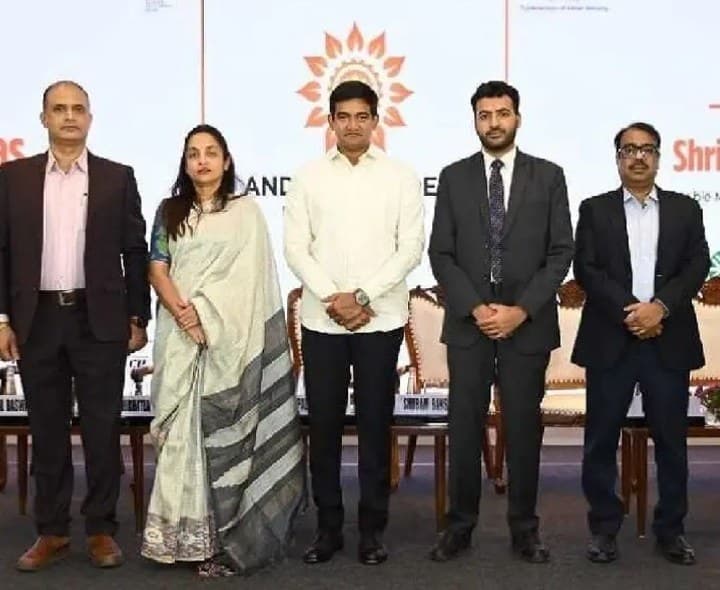 ముంబాయి రోడ్డు షోలో మంత్రి కొండపల్లి - Udayam