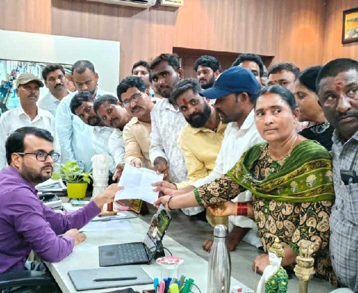 ఫీల్డ్ అసిస్టెంట్ల సమస్యలపై జేఏసీ కు వినతి - Udayam