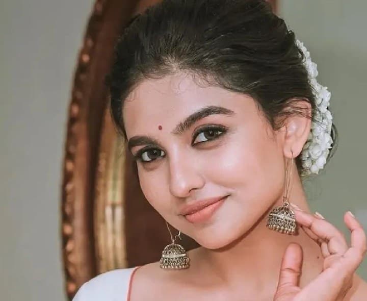 గోల్డెన్ లెగ్.. ఏడాదిలో రూ.1000 కోట్ల కలెక్షన్లు