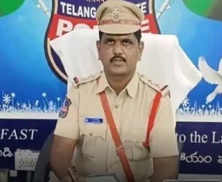 గణేష్ ఉత్సవాలలో డీజే వాడితే జైలుకే: ఎస్సై - Udayam