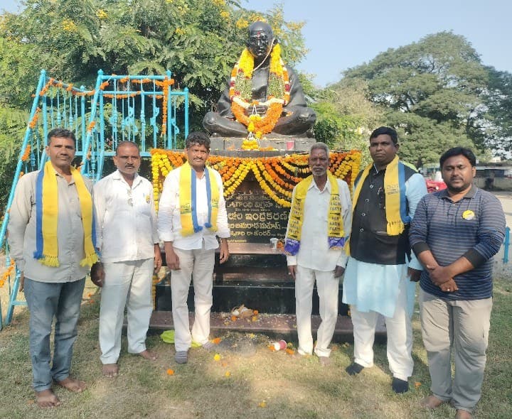 నిర్మల్ ఆమ్ ఆద్మీ పార్టీ ఆధ్వర్యంలో మహాత్మా గాంధీ జయంతి వేడుకలు - Udayam