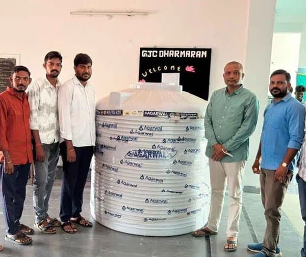 ధర్మారం కళాశాలకు పూర్వ విద్యార్థుల సాయం - Udayam Digital