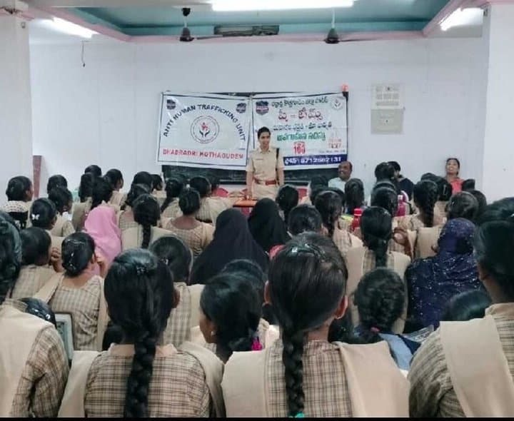 మహిళలు ఆర్థికంగా స్వతంత్రంగా ఎదగాలి - Udayam
