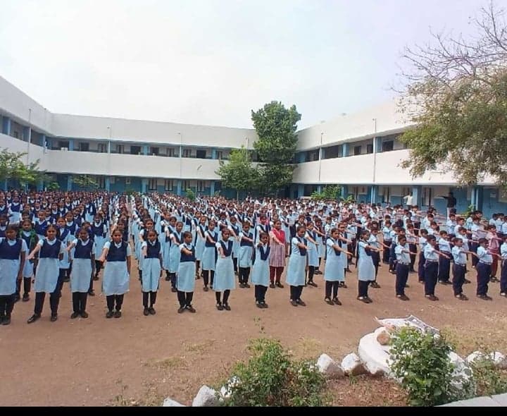 పొగాకు దుష్ప్రభావాలపై విద్యార్థులకు అవగాహన - Udayam