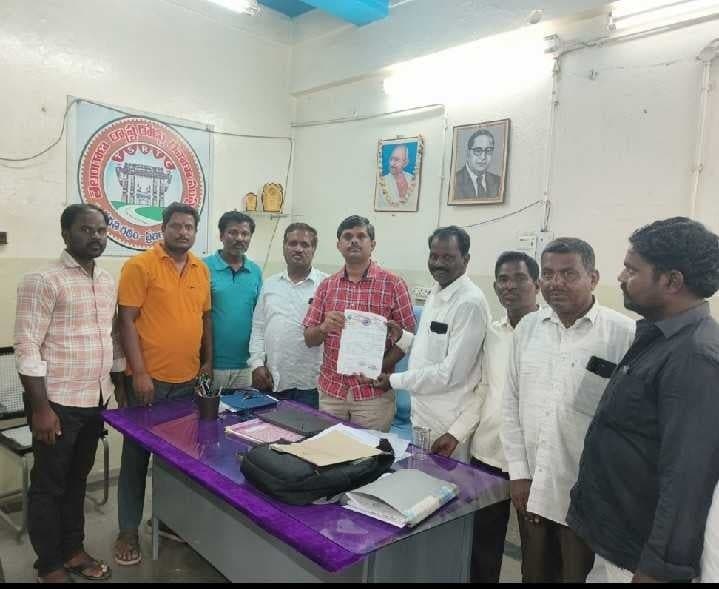 జంగంపల్లి మీదుగా బస్సులు నడపాలని వినతి - Udayam