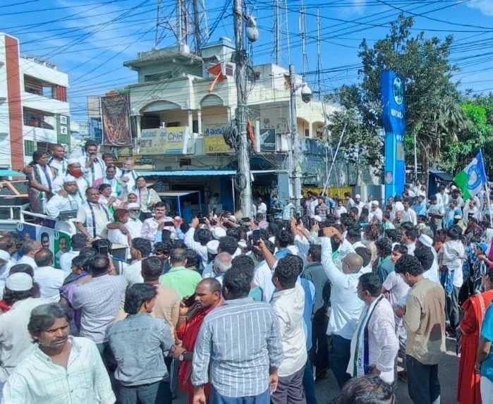 నంద్యాలలో వైసీపీ గెలుపునకు సహకరించండి - Udayam