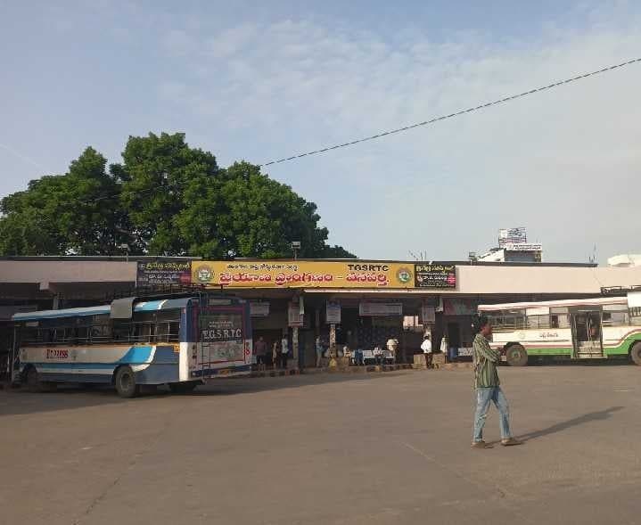 నైట్ హాల్ట్ బస్సు ఏర్పాటు చేయాలి - Udayam