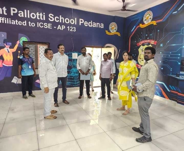 పెడనలో ఎన్నికల ఏర్పాట్లను పరిశీలించిన జేసీ - Udayam