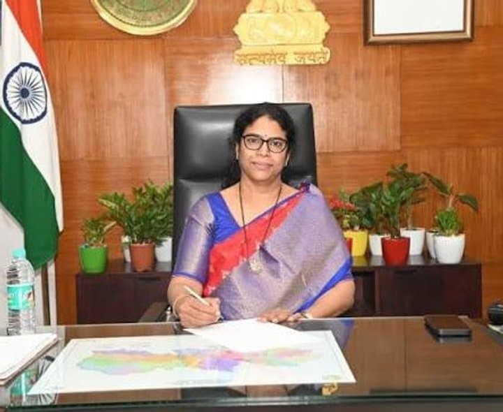 22ఏ భూముల జాబితాపై విచారణకు డిమాండ్ - Udayam