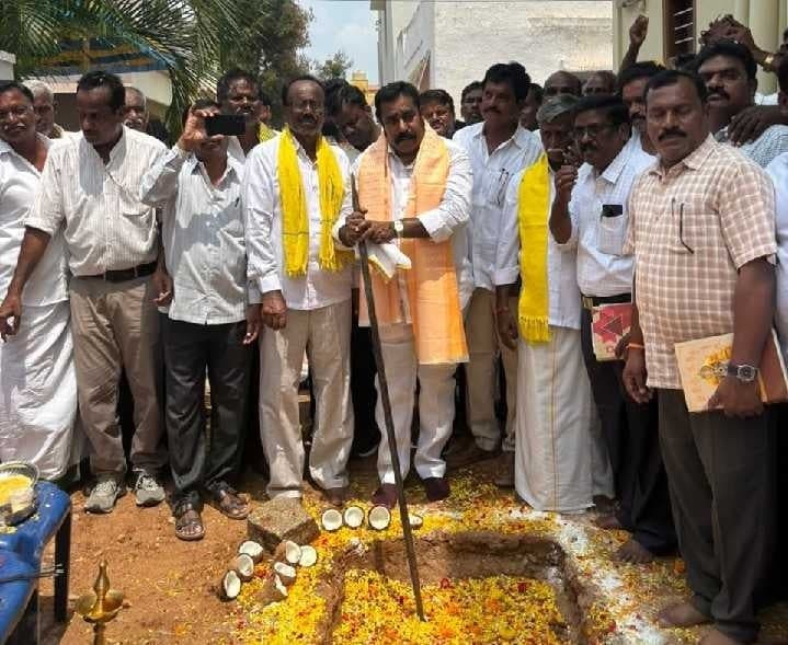 గుడిపల్లెలో సిమెంట్ రోడ్డు పనులకు భూమిపూజ - Udayam