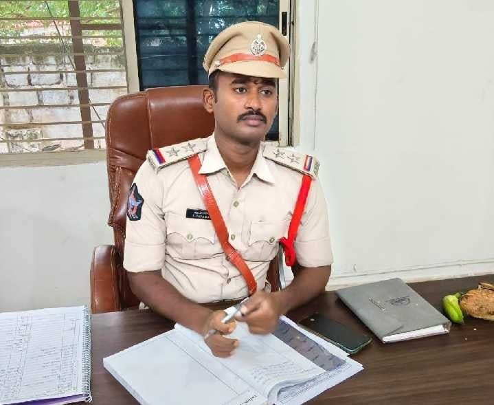 కాశీ వెళ్లొచ్చేసరికి ఇంట్లో చోరీ - Udayam