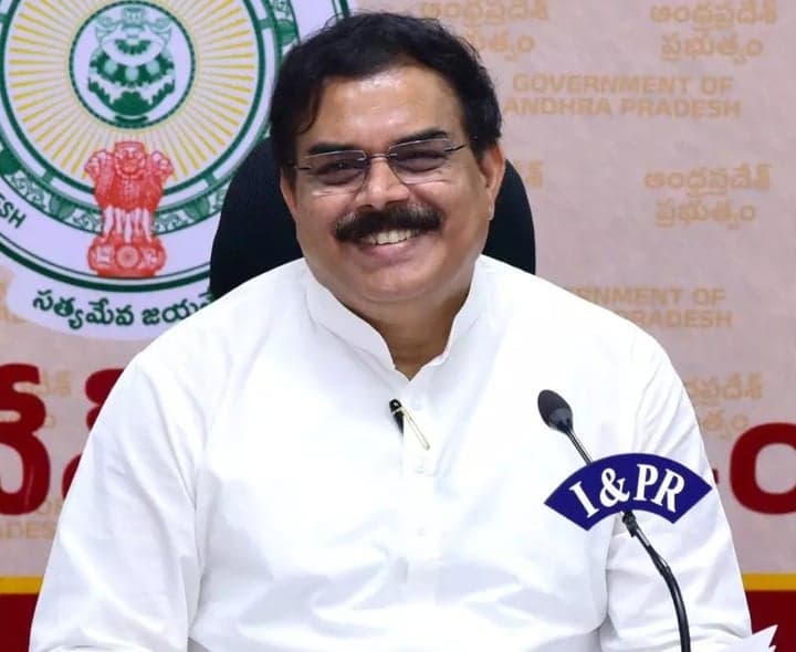 రైతు బజార్లలో కిలో ఉల్లి రూ.32కే - Udayam
