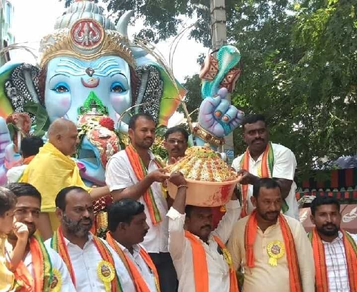 బేతంచెర్లలో గణేశ్ లడ్డూ రూ.2.87 లక్షలకు వేలం - Udayam