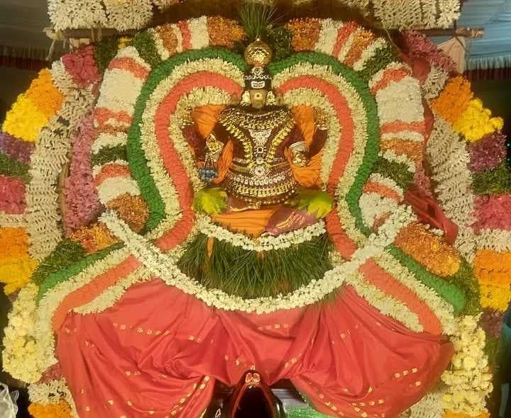 శ్రీశక్తి వినాయకస్వామికి ప్రత్యేక పూజలు - Udayam