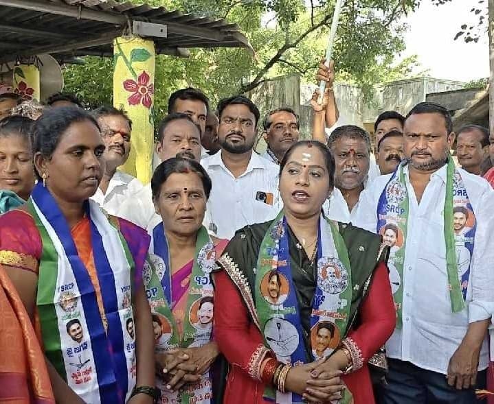 చొక్కామడుగులో వైసీపీ ప్రచారం ప్రారంభం - Udayam