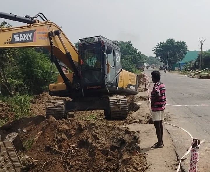 NH930P పనులు.. వాహనదారులు అప్రమత్తం - Udayam